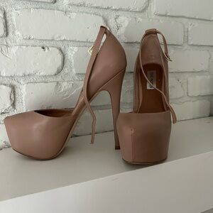 Steve Madden Tan High Heel Platform Pumps